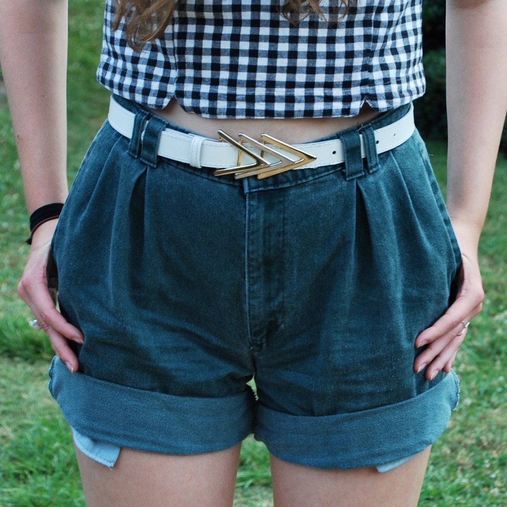 The Girl In the Green Shorts